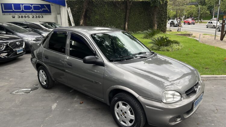 Corsa 1.6 Classic Automático 2004 Cinza