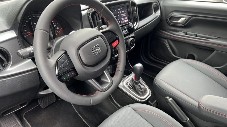 Strada Ultra Cabine Dupla 1.0 T200 Automática Cinza Flex – Top de linha
