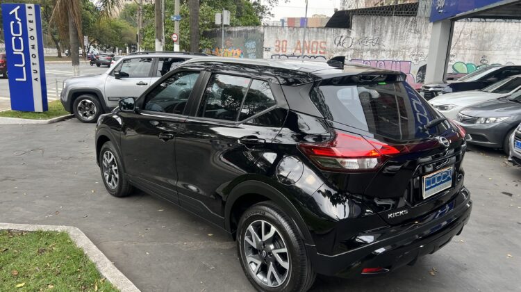 Kicks Sense 1.6 Automático CVT 2024 Preto Flex Completo