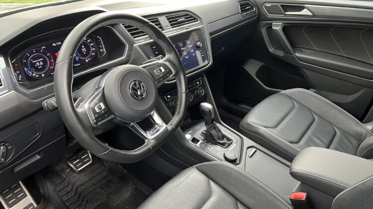 Tiguan R-Line 2.0 350 TSI 4motion Aut. 2021 Prata com teto solar