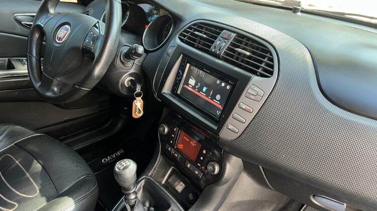 Bravo 1.8 Absolute 2011/2012 Preto Flex Completo