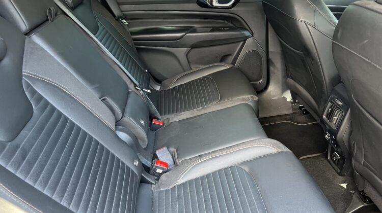 Commander Limited T270 Turbo Automático 2023/2023 Dourado Flex Completo