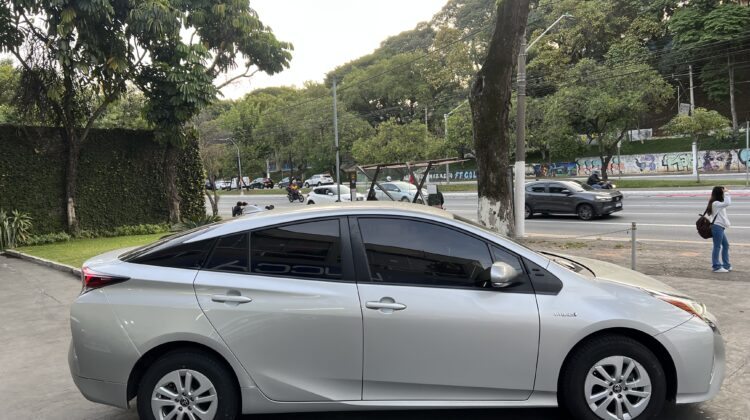 Prius 1.8 Híbrido Automático 2018 Prata