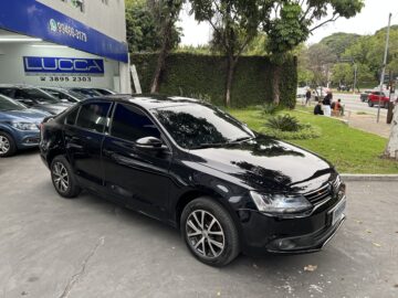 Jetta 2.0 2011 Preto Flex Completo