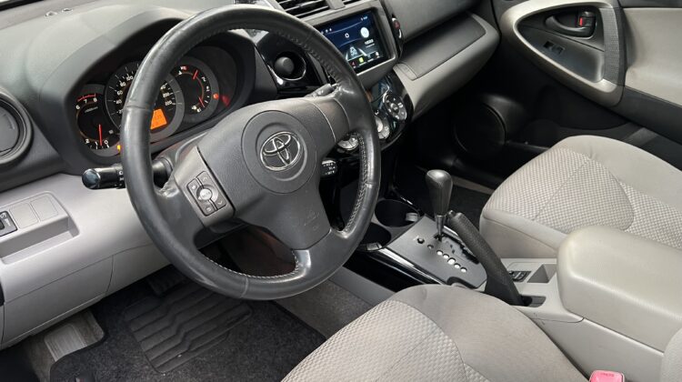 RAV4 2.4 Automática 4×2 2011 Preta Completa