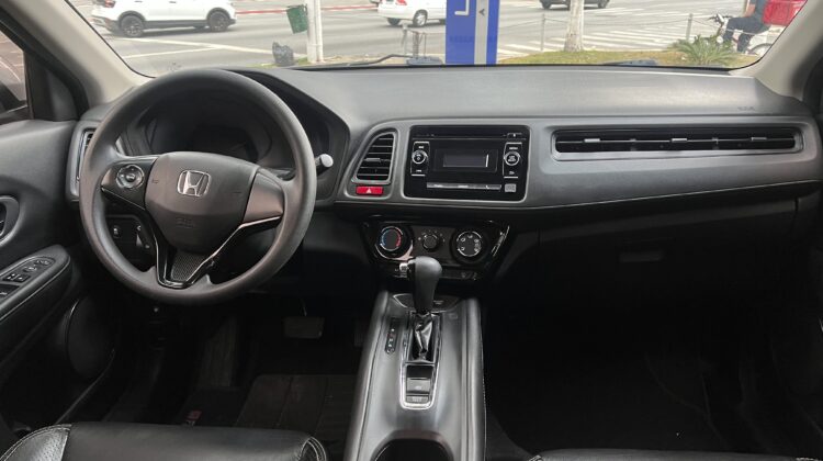 HR-V LX 1.8 Automática CVT 2017 Prata Flex Completa