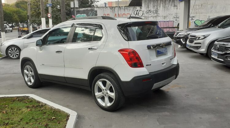 Tracker LTZ 1.8 Automática 2015 Branca Flex Completa