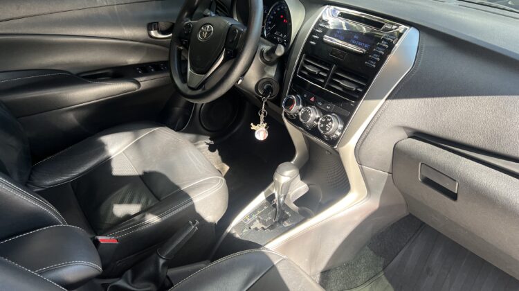 Yaris Sedan XL 1.5 Automático 2019 Prata Flex Completo