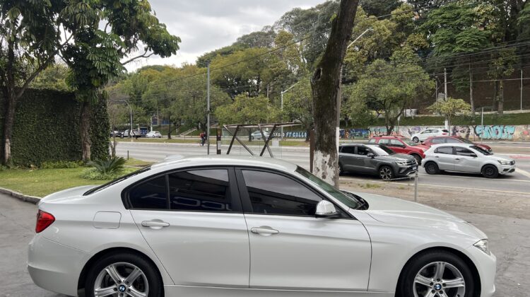BMW 320i 2.0 Turbo Aut. 2013 Branca