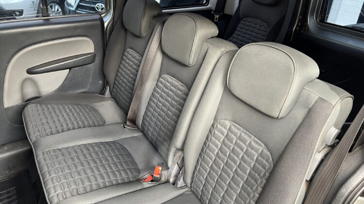 Doblo Adventure 1.8 2014 Cinza Flex Completa 6 lugares