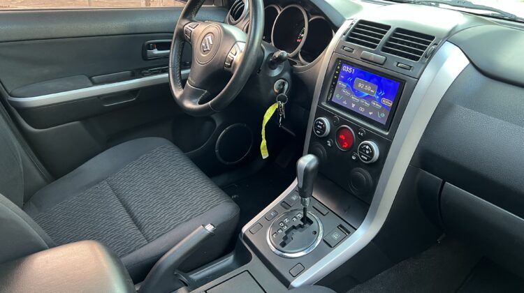 Grand Vitara 2.0 Automática 2WD 2014 Prata com teto solar