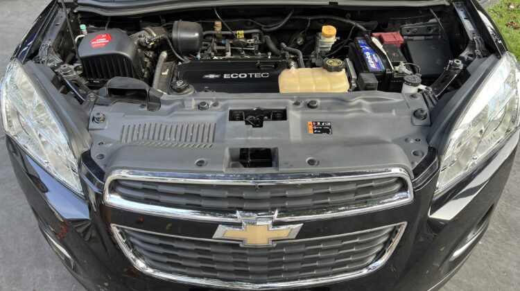 Tracker LTZ 1.8 Automático 2015/2015 Preto Flex com teto solar