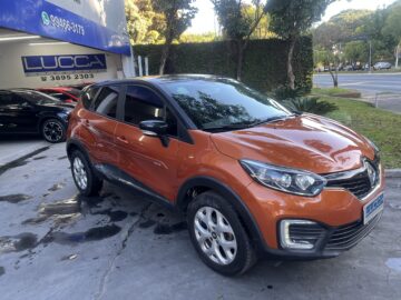 Captur Life 1.6 Automática CVT 2018/2019 Laranja Flex Completo