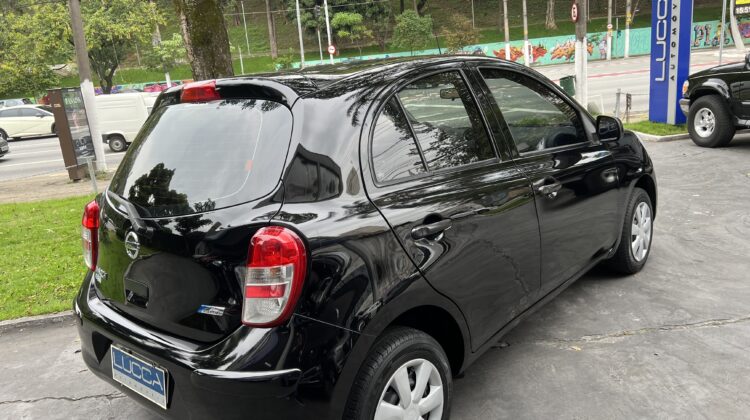 March 1.6 S 2011/2012 Preto Flex Completo