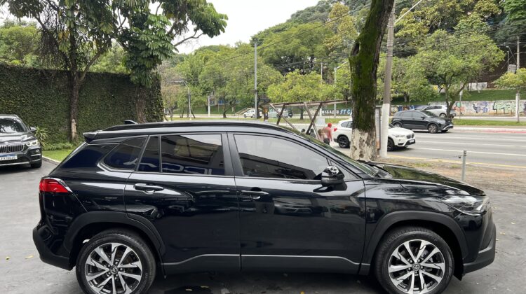 Corolla Cross XRE 2.0 Automático CVT 2022 Preto Flex Completo