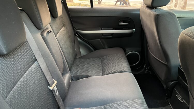 Grand Vitara 2.0 Automática 2WD 2014 Prata com teto solar