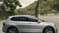 Tiguan R-Line 2.0 350 TSI 4motion Aut. 2021 Prata com teto solar