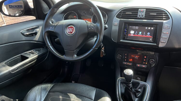 Bravo 1.8 Absolute 2011/2012 Preto Flex Completo