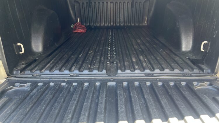 Saveiro Robust 1.6 16V Cabine Simples 2022/2023 Branca Flex Completa