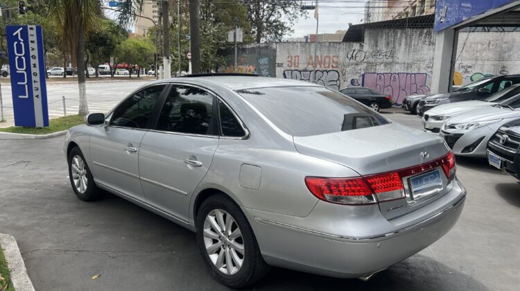 Azera 3.3 V6 Automático 2010 Prata com teto solar – Top de Linha