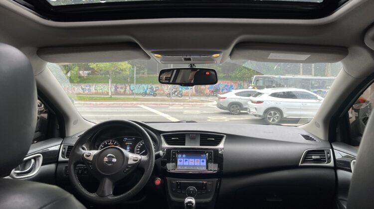 Sentra SL 2.0 Automático CVT 2018/2019 Prata Flex Top de Linha com Teto Solar