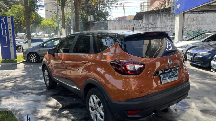 Captur Life 1.6 Automática CVT 2018/2019 Laranja Flex Completo