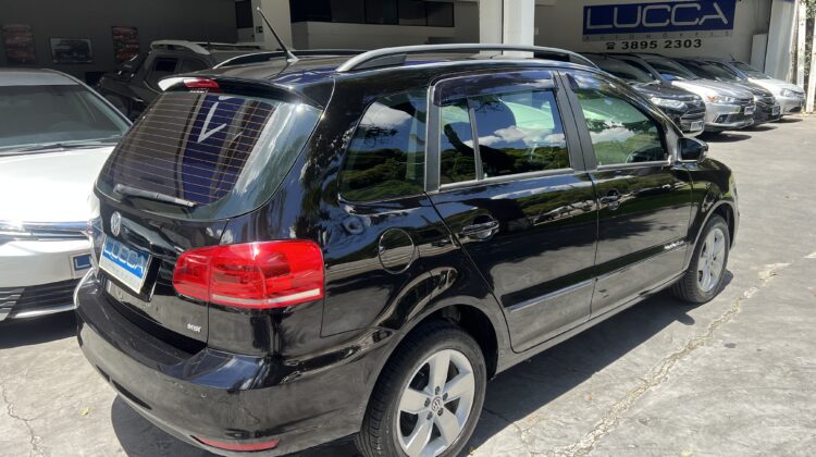 Spacefox 1.6 Comfortline 2018 Preta Flex Completa