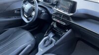 208 Griffe 1.6 Automático 2022 Azul flex com teto panorâmico