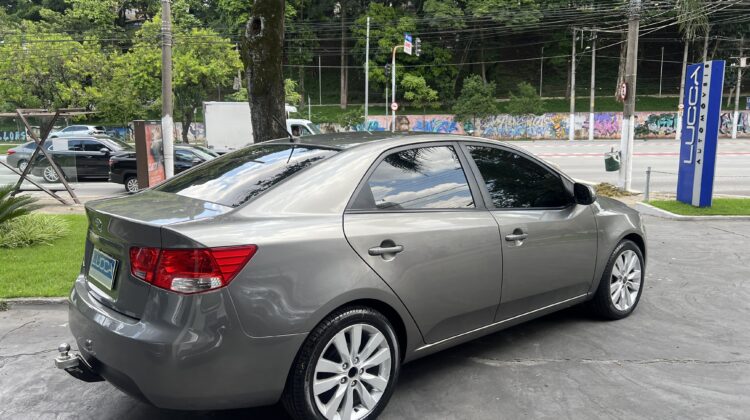 Cerato EX 1.6 2011/2012 Cinza Completo