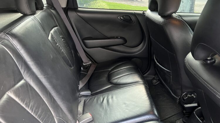 Fit 1.4 LX 2006/2007 Cinza Completo