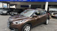 Kicks Active 1.6 Automático CVT 2021 Marrom Flex Completo