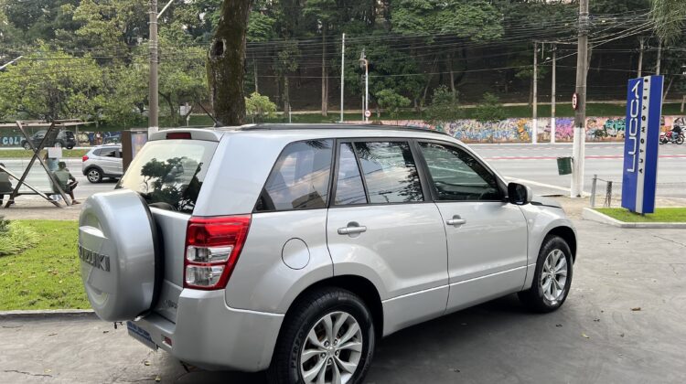 Grand Vitara 2.0 Automático 4×2 2015 Prata Completo