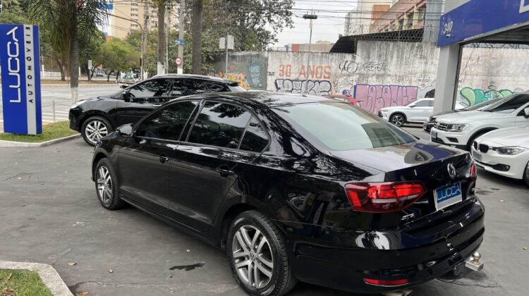 Jetta Comfortline 1.4 TSI Automático 2017 Preto Flex Completo