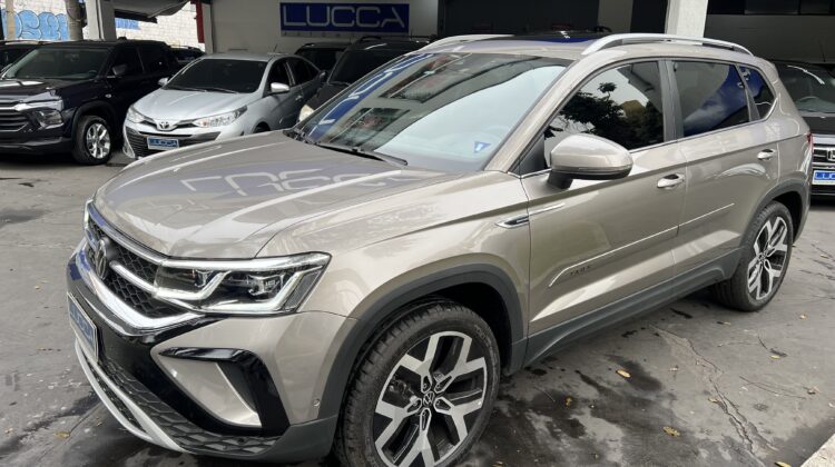 Taos Highline 1.4 250 TSI Automático 2024 Bege Flex com teto solar