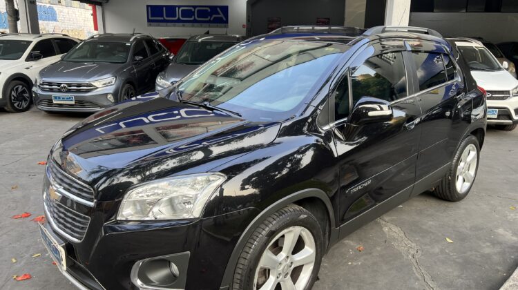 Tracker LTZ 1.8 Automático 2015/2015 Preto Flex com teto solar