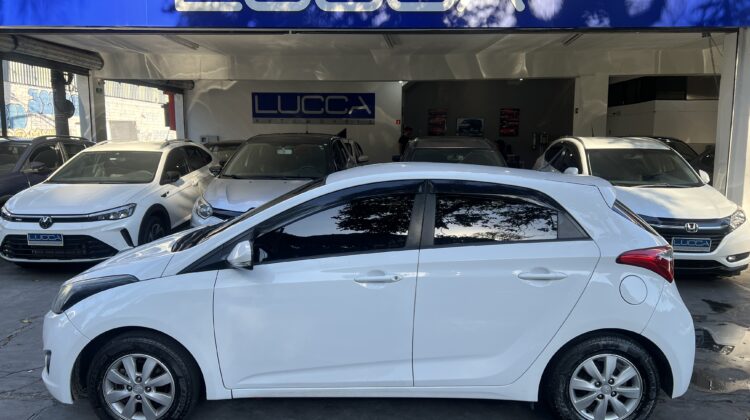 HB20 1.0 Comfort Plus 2014/2015 Branco Flex Completo