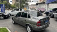 Corsa 1.6 Classic Automático 2004 Cinza