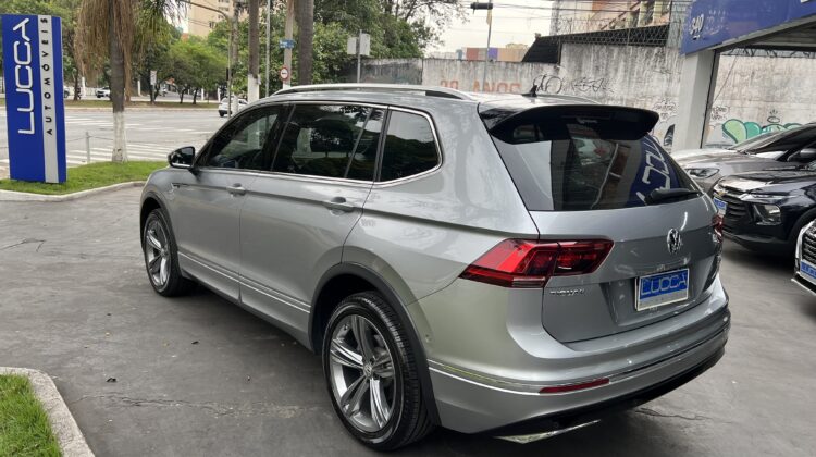 Tiguan R-Line 2.0 350 TSI 4motion Aut. 2021 Prata com teto solar