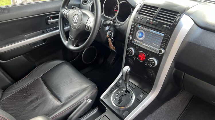 Grand Vitara 2.0 Automático 4×2 2015 Prata Completo