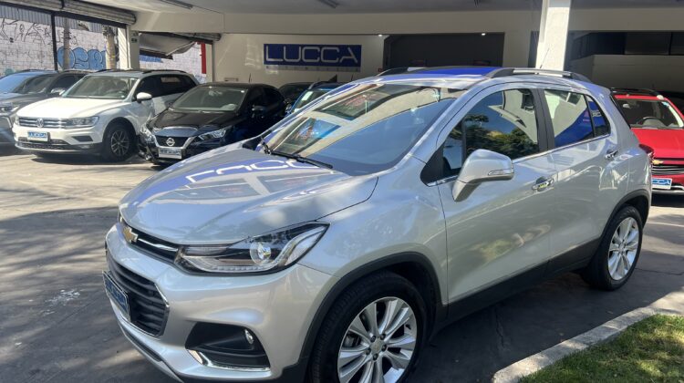 Tracker Premier 1.4 Turbo Automático 2018 Prata Flex com teto solar – Top de linha