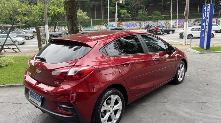 Cruze LT Hatch 1.4 Turbo Automático 2017/2017 Vermelho Flex Completo