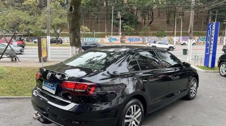 Jetta Comfortline 1.4 TSI Automático 2017 Preto Flex Completo