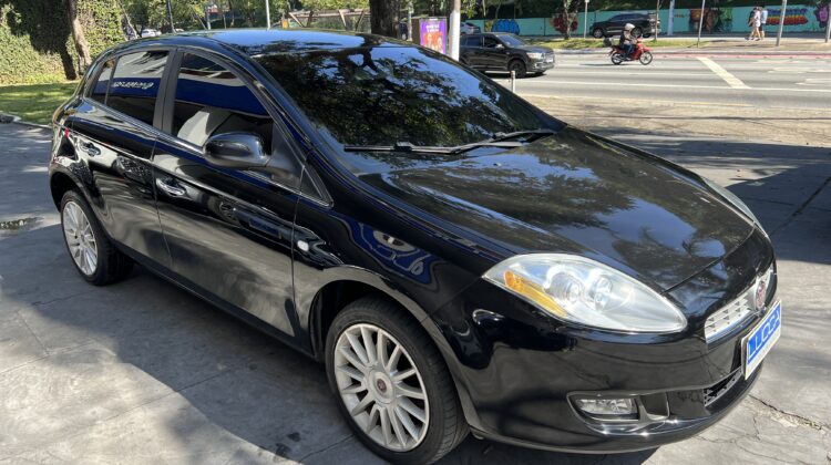 Bravo 1.8 Absolute 2011/2012 Preto Flex Completo