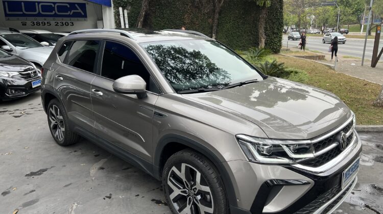 Taos Highline 1.4 250 TSI Automático 2024 Bege Flex com teto solar