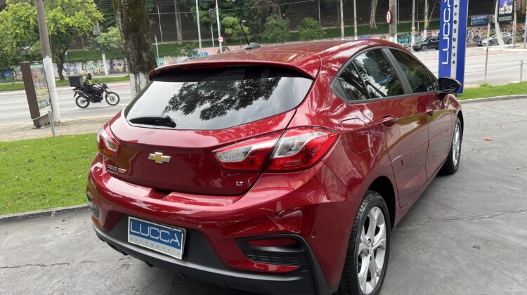 Cruze LT Hatch 1.4 Turbo Automático 2017/2017 Vermelho Flex Completo