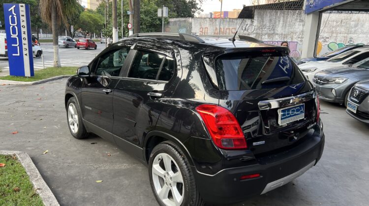 Tracker LTZ 1.8 Automático 2015/2015 Preto Flex com teto solar