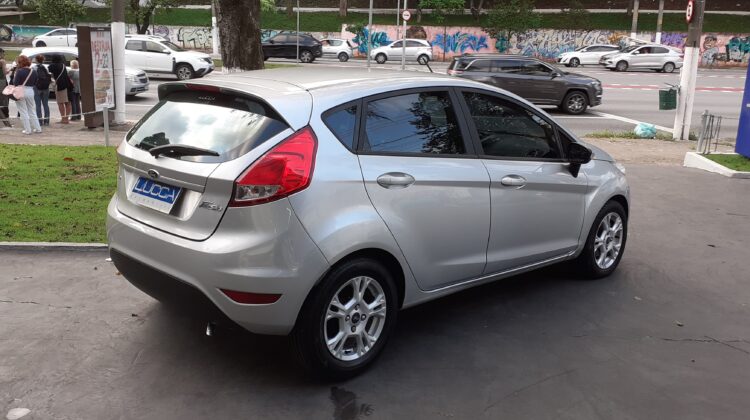 New Fiesta 1.6 SE 2015 Prata Flex Completo