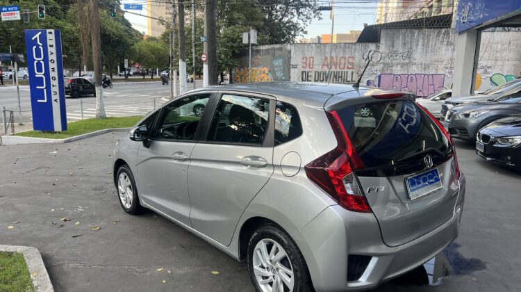 Fit LX 1.5 Automático CVT 2016 Prata Flex Completo