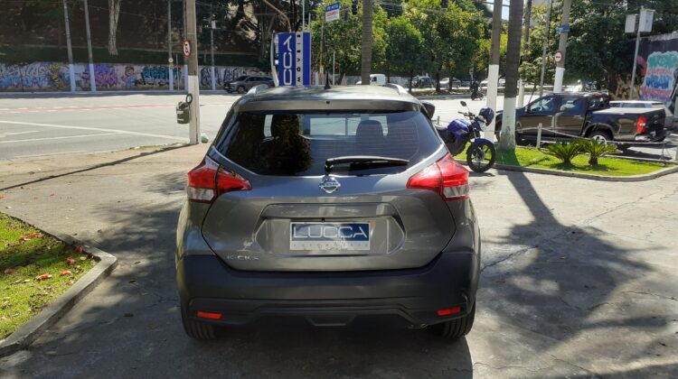 Kicks Active 1.6 Automático CVT 2020/2021 Cinza Flex Completo