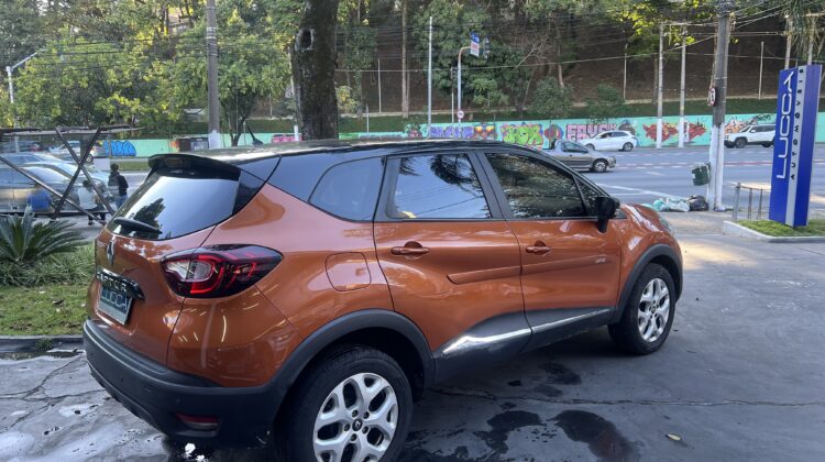 Captur Life 1.6 Automática CVT 2018/2019 Laranja Flex Completo
